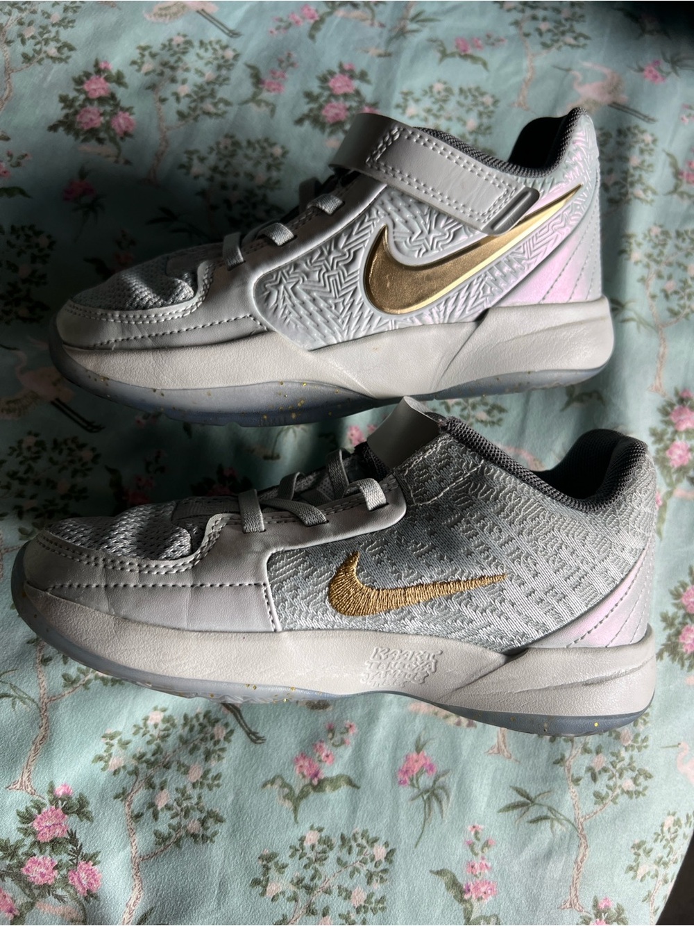 Nike Ja 2 Tree Topper Kids' White and Gold Low-Top Sneakers Size 13 1/2. - Picture 3 of 8